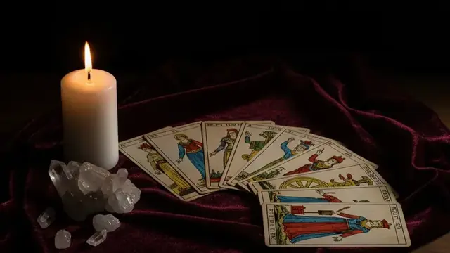 Come Leggere i Tarocchi: Guida per Principianti